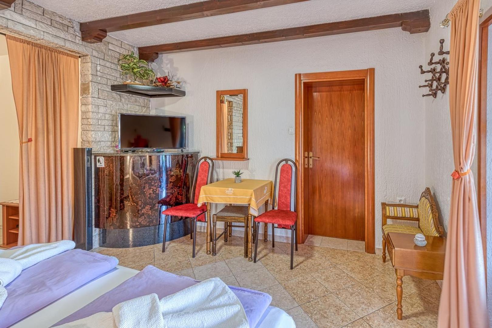 Apartment Vilma Funtana Exterior photo